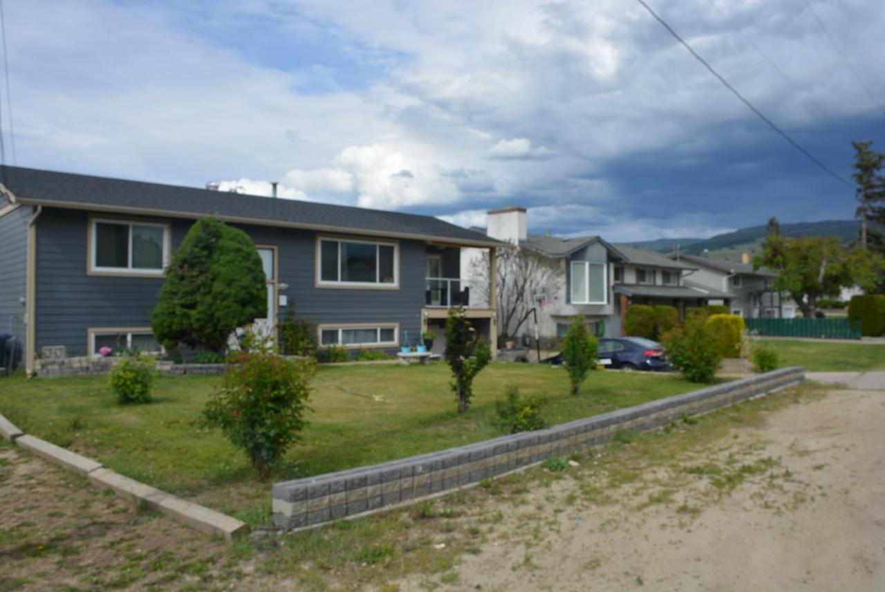 Aasra Home Kelowna Eksteriør bilde